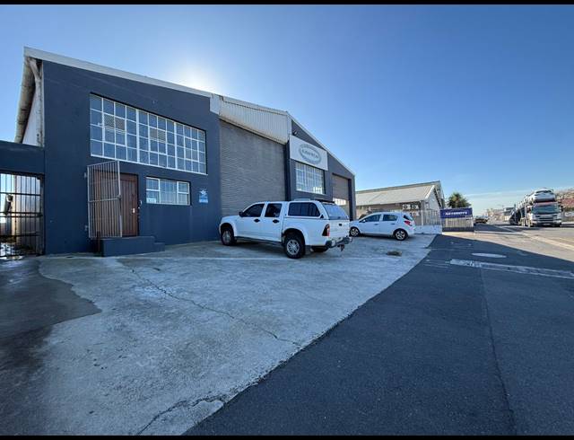 1,400M² WAREHOUSE TO LET IN PAARDEN EILAND